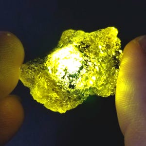 Yellow Mind Stone -  Raw Infinity Stones (INDIVIDUAL) - Infinity Gauntlet Avengers Thanos cosplay prop replica gem wandavision wanda vision
