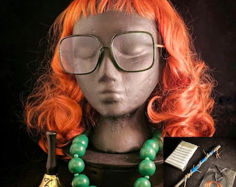 Aunt Gladys Costume Kit - Green glasses version - cosplay 'Weapons' Halloween: wig, bell, gradient sunglasses, ball necklace, stick wand