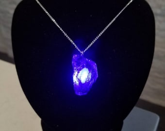 Blue Space Stone Pendant Necklace - Raw Infinity Stones (INDIVIDUAL) - Gauntlet Avengers cosplay prop replica azul glowing crystal tesseract