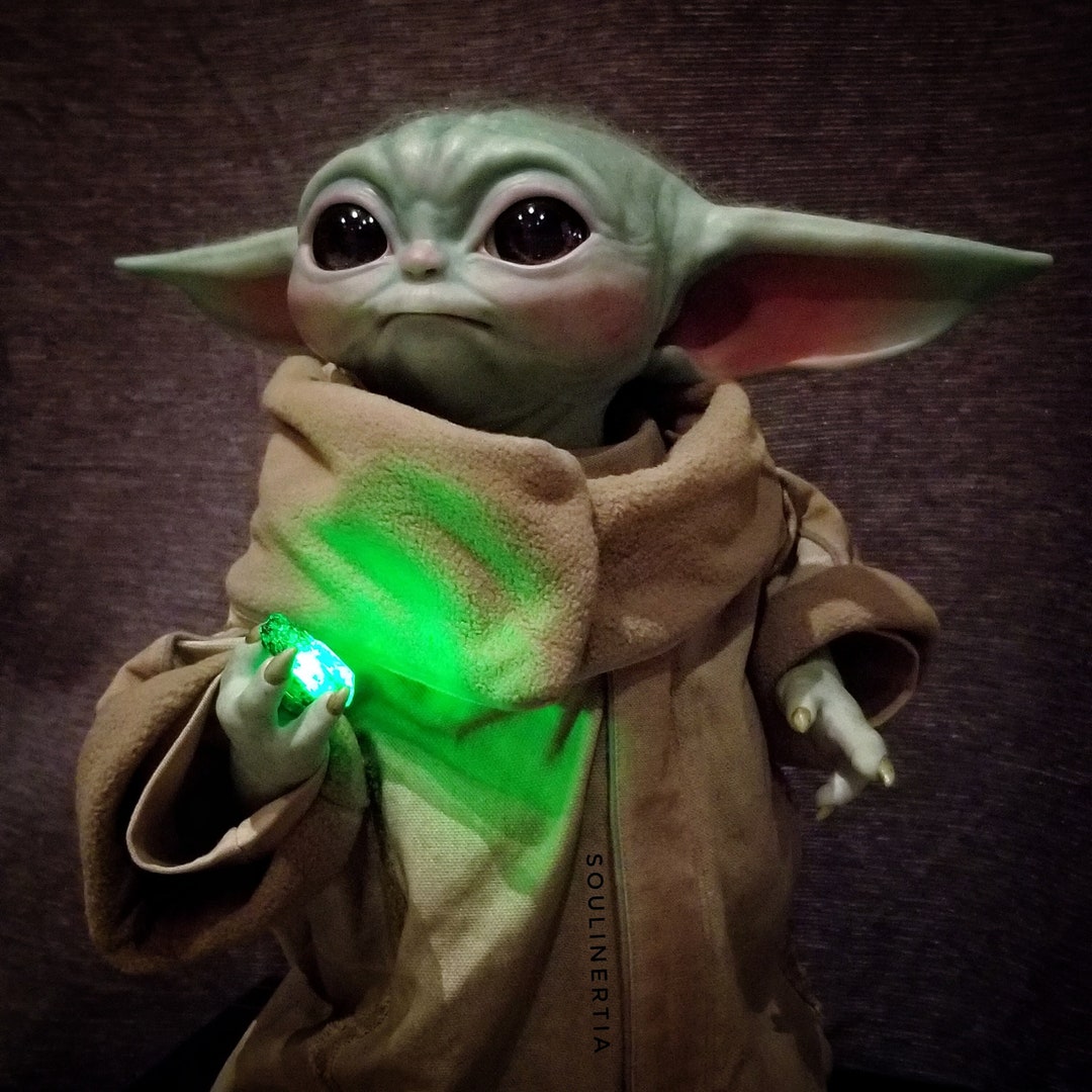 Grogu's Green Kyber Crystal Grogu baby Yoda Prop Lightsaber Mandalorian
