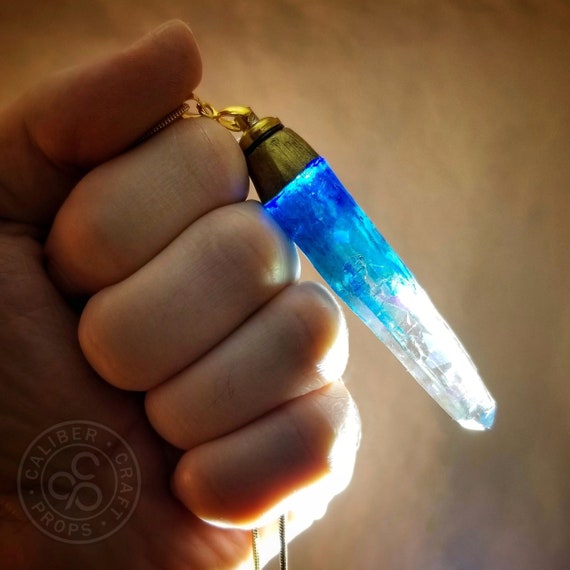 Sky Kyber Crystal Pendant Necklace Andor Sky Stone Kuati Signet Lightsaber  Rogue One Jedi Galaxys Edge Stone Blue Gradient Jyn Erso Skystone - Etsy