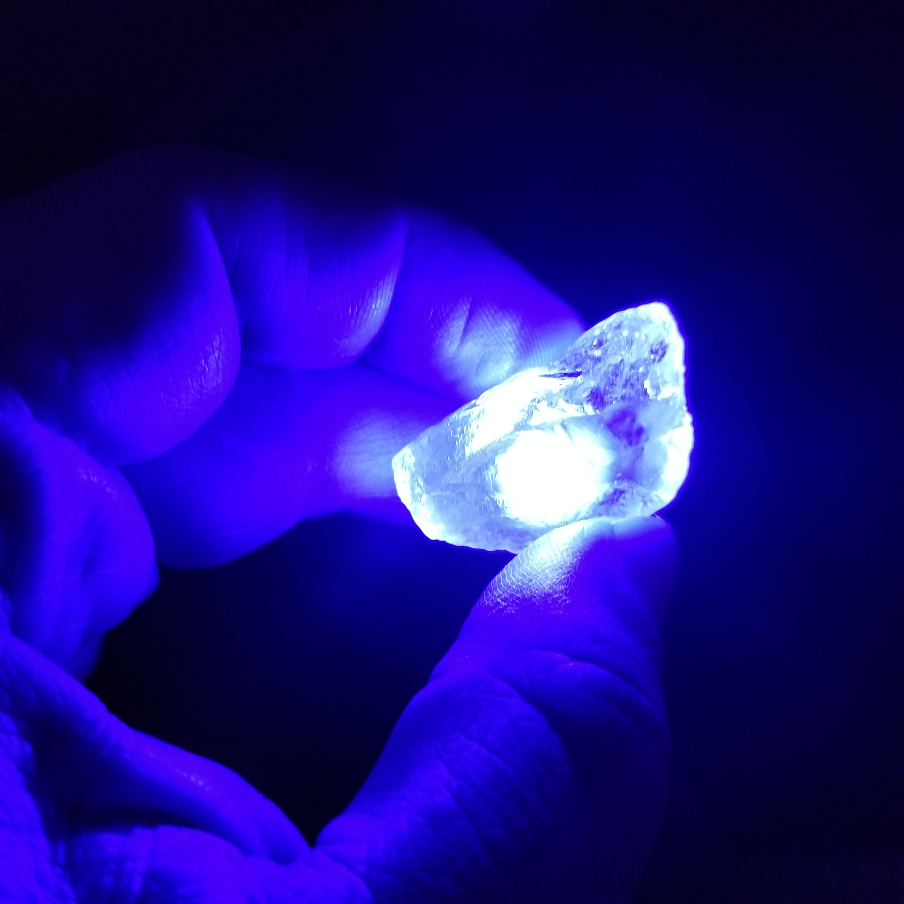 Blue Space Stone Pendant Necklace Raw Infinity Stones INDIVIDUAL Gauntlet Avengers Cosplay Prop Replica Azul Glowing Crystal Tesseract Etsy UK