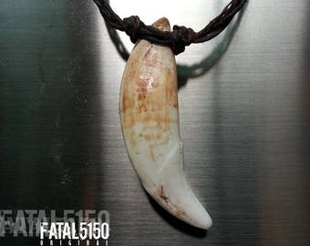 大珍品 動物の牙のネックレス il_340x270.1306698612_gata.jpg