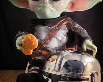 Single Grogu Baby Yoda rubber Chicken Nugget, magnetic! Rubber cast prop replica for Hot Toys or Sideshow Mandalorian Chickie Nuggies!