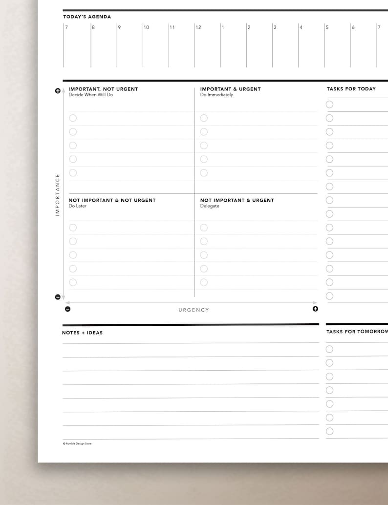 Peut inclure: Un planificateur quotidien imprimable noir et blanc avec une mise en page en grille pour planifier les t&acirc;ches et les notes. Le planificateur est divis&eacute; en quatre quadrants&nbsp;: Important et Urgent, Important et Non Urgent, Non Important et Urgent, et Non Important et Non Urgent. Chaque quadrant contient une liste de t&acirc;ches &agrave; accomplir. Le planificateur comprend &eacute;galement des sections pour les notes et les id&eacute;es, ainsi que les t&acirc;ches pour le lendemain.