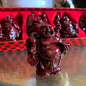 Small lucky Buddha burgundy 6 pack