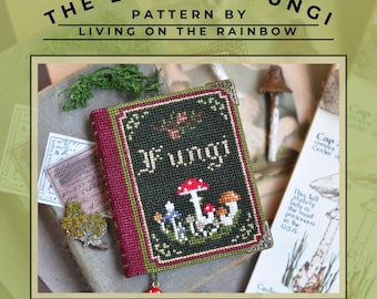 LivingOnTheRainbowのCross Stitch Cottage Coreによる菌類図鑑SAL用装飾パック