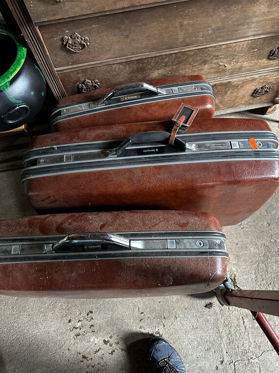 Lot - Vintage Louis Vuitton Hard-Shell Suitcases