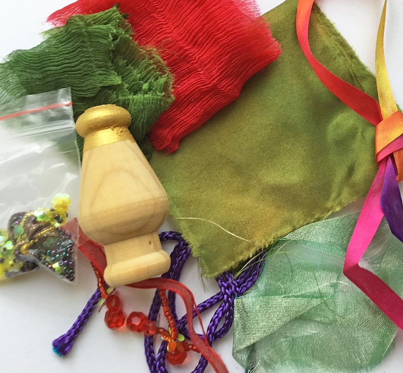 English Summer Blossom Tassel Embroidery Kit