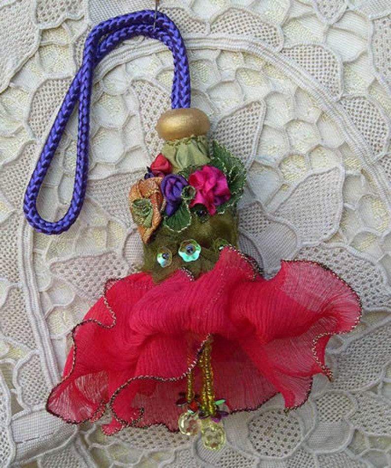 Spanish Dancer Blossom Tassel Embroidery Kit