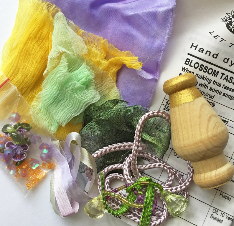English Summer Blossom Tassel Embroidery Kit