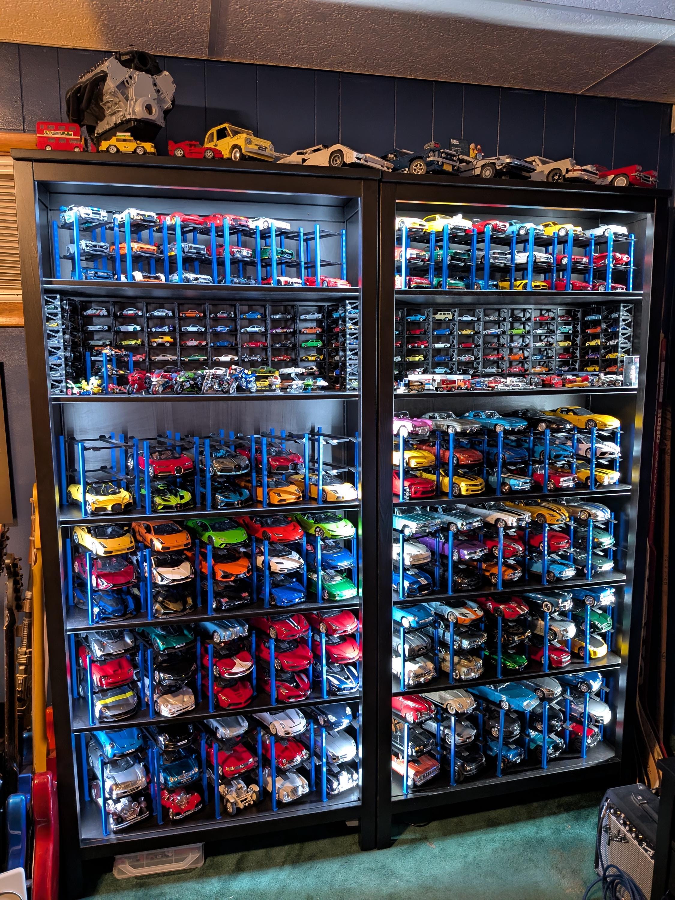 WB TV Collection 3D Foam Bag Clip Display Case of 24, image size:2250x3000