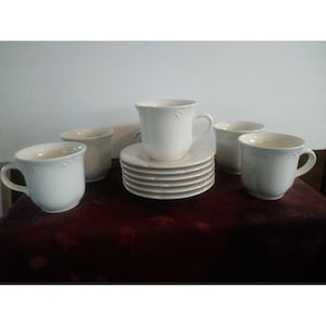 Set Of 6 Pfaltzgraff Filigree Mugs and Saucers