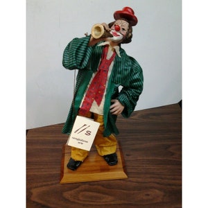 Sangiuliano Arte Stoff Mache Clown Holding Horn auf Holzsockel made in Italy