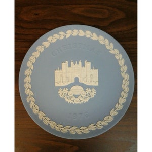 1976 Wedgwood Jasperware Christmas Plate