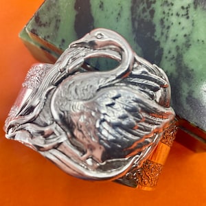 Schwäne Armband Cuff versilbert Design Von Bikern bis Renaissance Messen Bestseller Kenneth Mack Schmuck