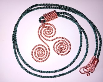 Collar Triskelion de Cobre: Colgante Espiral de la Vida, Herramienta Energética