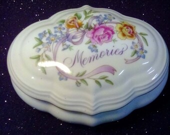 Vintage 1989 Avon Music Ceramic Box