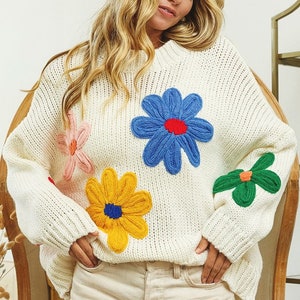 New Oversized Flower Pullover Sweater Cozy Knit Bright Vintage Chunky Sweater Women's Size Small to XL Cream