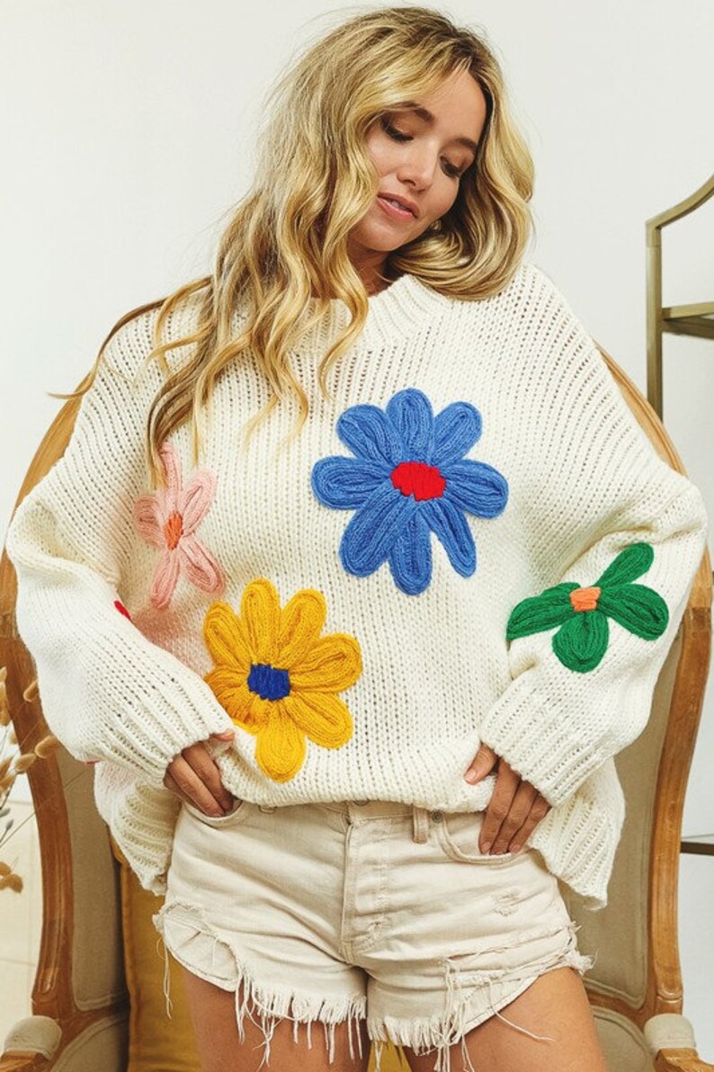 New Oversized Flower Pullover Sweater Cozy Knit Bright Vintage Chunky Sweater Women's Size Small to XL Cream