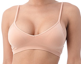 Non removable padded sports bra 