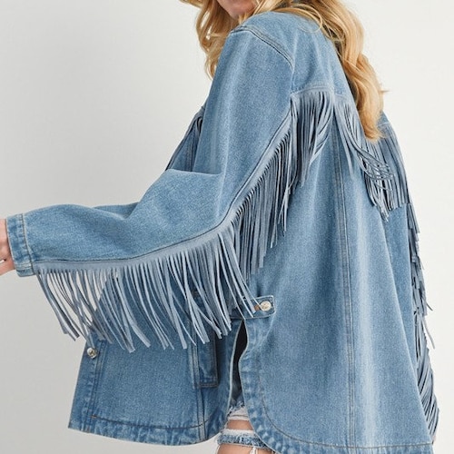 Veste boutonnée surdimensionnée en denim délavé à franges