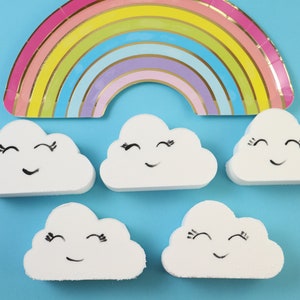 Bomba da bagno arcobaleno fatta a mano / Bomba da bagno arcobaleno vestito / Bomba da bagno ciambella / bomba da bagno incorporata