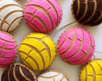 Pan Dulce Ornament - Concha Ornament - Felt Concha - Christmas Ornament - Mexican Concha - Christmas decor - Handmade Mexican Pan Dulce