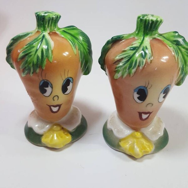 Rare Anthropomorphic vintage  strawberry salt and pepper shakers/kitschy/kitchen decor/Japan/1950's