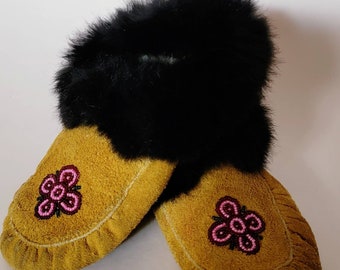 Unique kids or very small adult antique moccasins/cree beads/collectable/flower/slippers/tan hide/antique/collectable