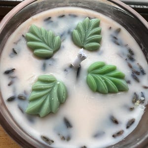 Lavender Candle: White Wax, Bronze Swirls, Wax Leaves