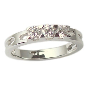 Women&#39;s ring, Diamond Trilogy Ring, White Gold Ring 18 kt, Three Stone Ring, Gold Ring, Women&#39;s Jewelry, Natural Diamonds