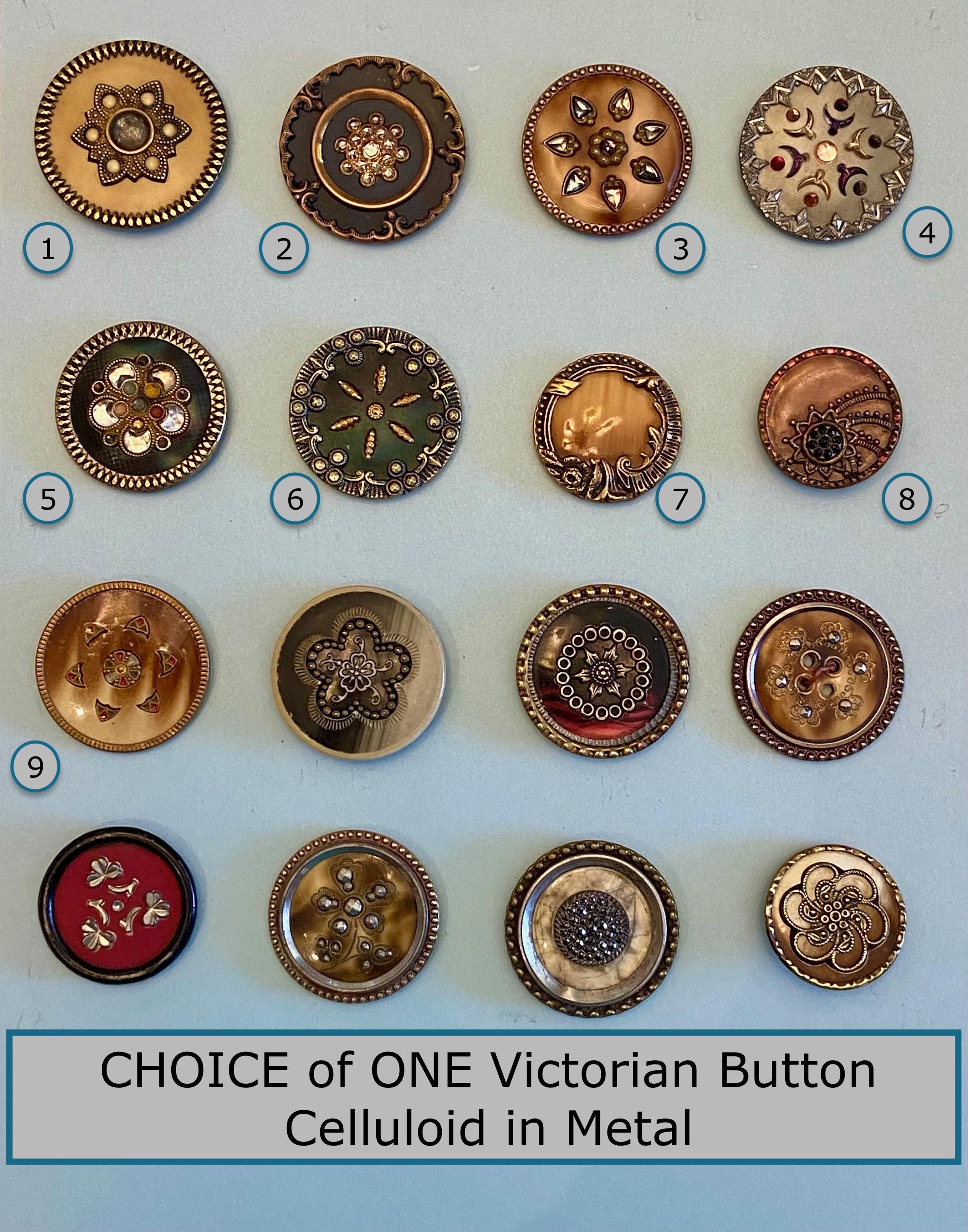 1 Antique Button Silver C1899 of Shepherdess and Gentleman