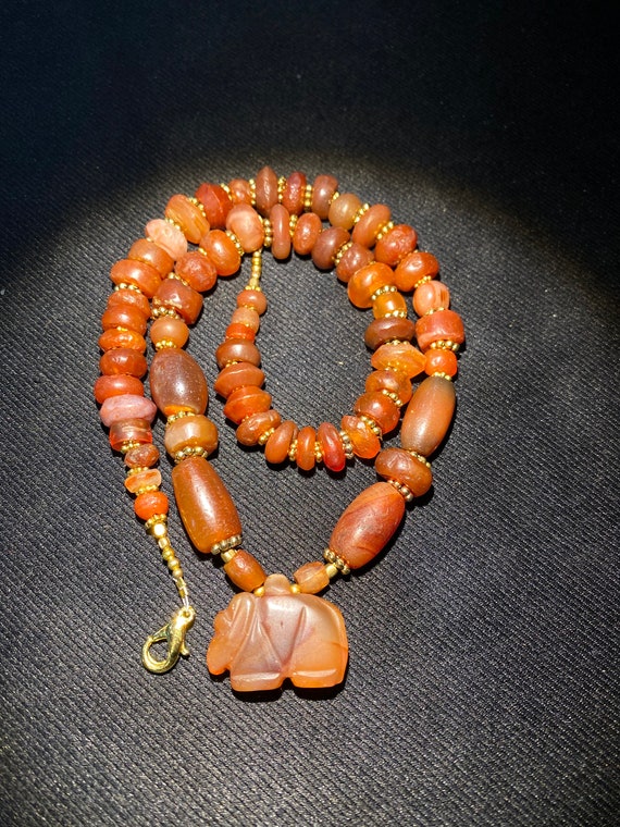 Ancient Indo-Tibetan agate beads necklace