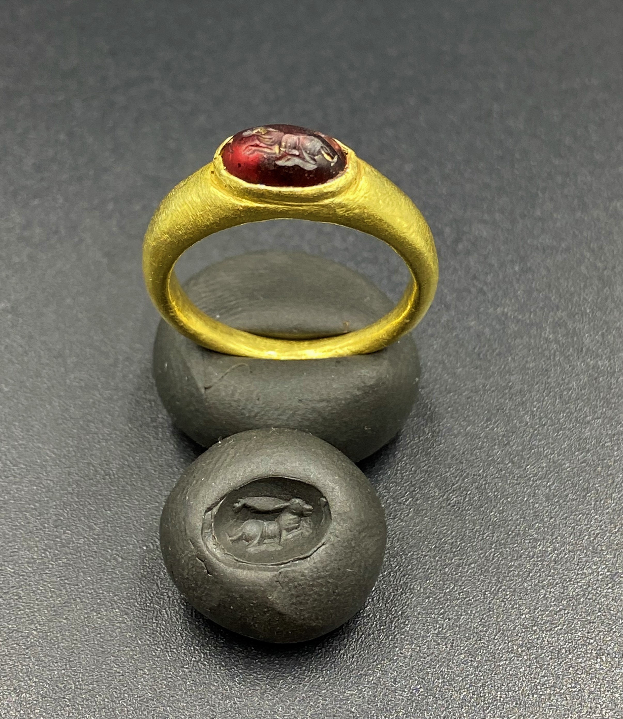 Ancient Roman s Gold Jewelry Intaglio Signet Ring CIRCA 2ND