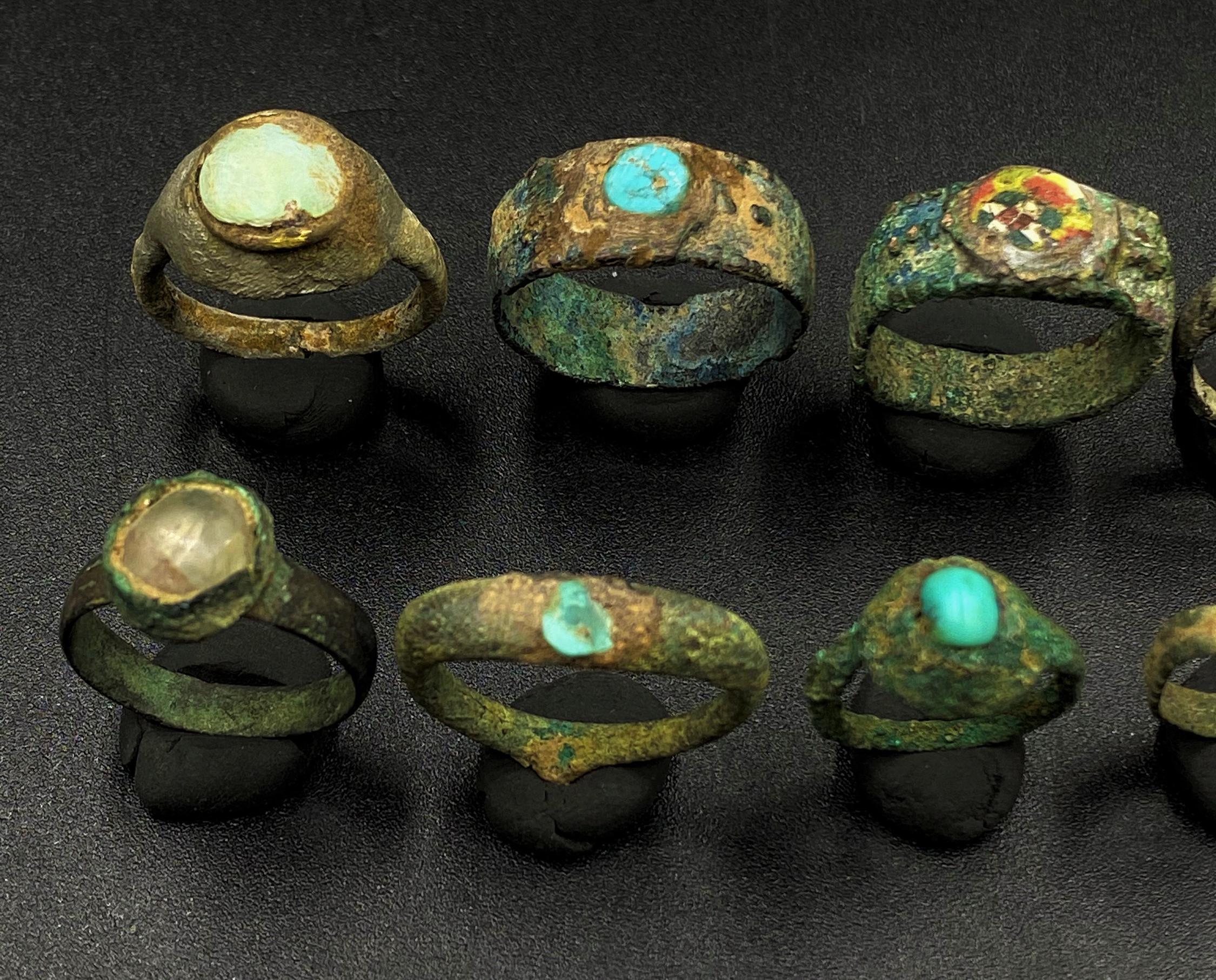 古代の青銅の指輪 ジュエリー ラピスラズリ トルコ石 ローマ