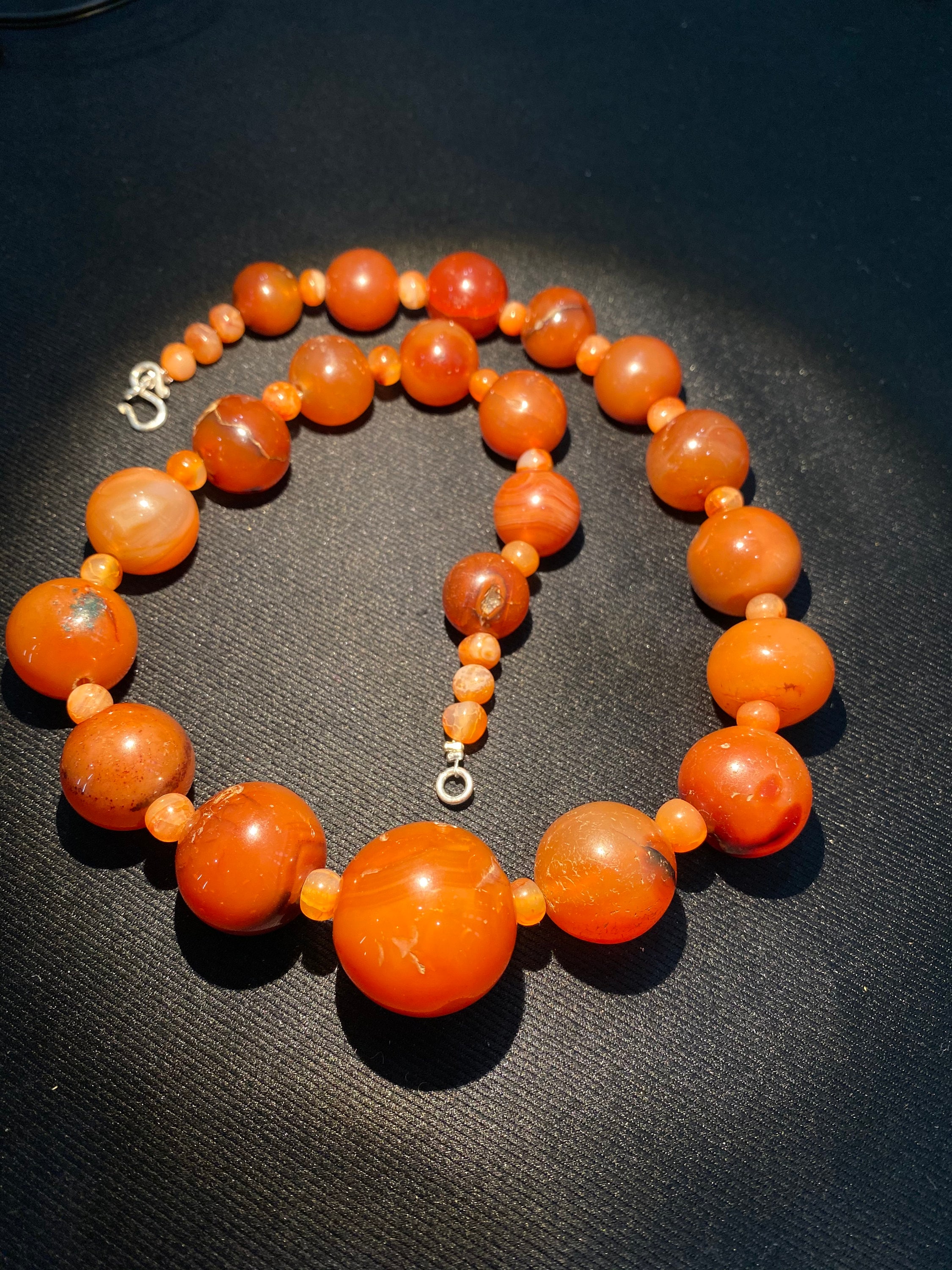 ネパール産ヒマラヤの古代アンティークカーネリアン瑪瑙数珠ネックレス