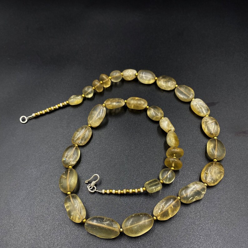 Ancient crystals quartz from Himalaya old beads antique
