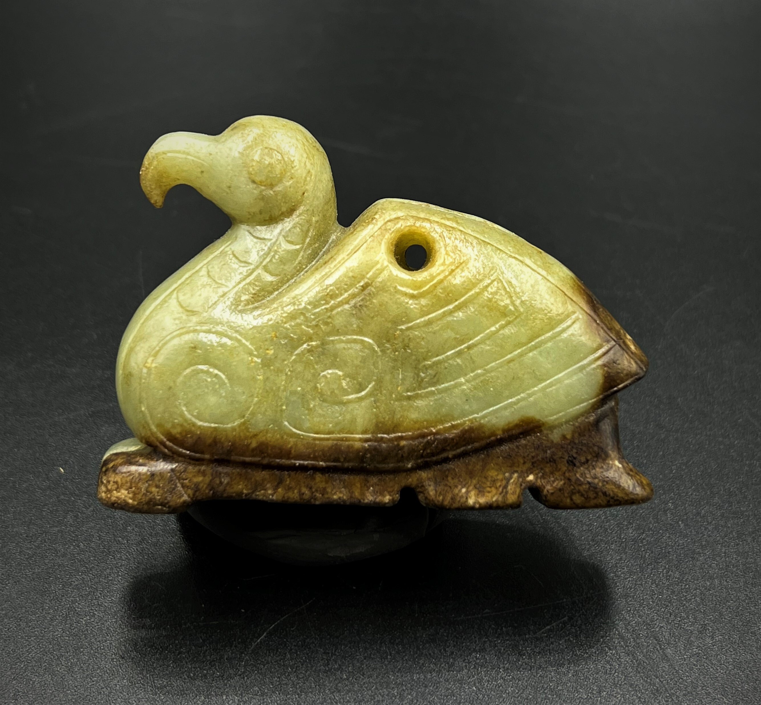 蔵友館蔵品・翡翠製・細密彫・鳳凰于飛ペンダント・根付・裝身具