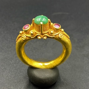 Ancient Gold Jewelry Ring South East Asia With Aventurine Ruby light Stone 18 K