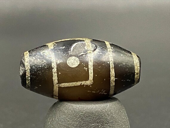 Old Himalayan Indo Tibetan Phum dzi  with Rare pa… - image 8