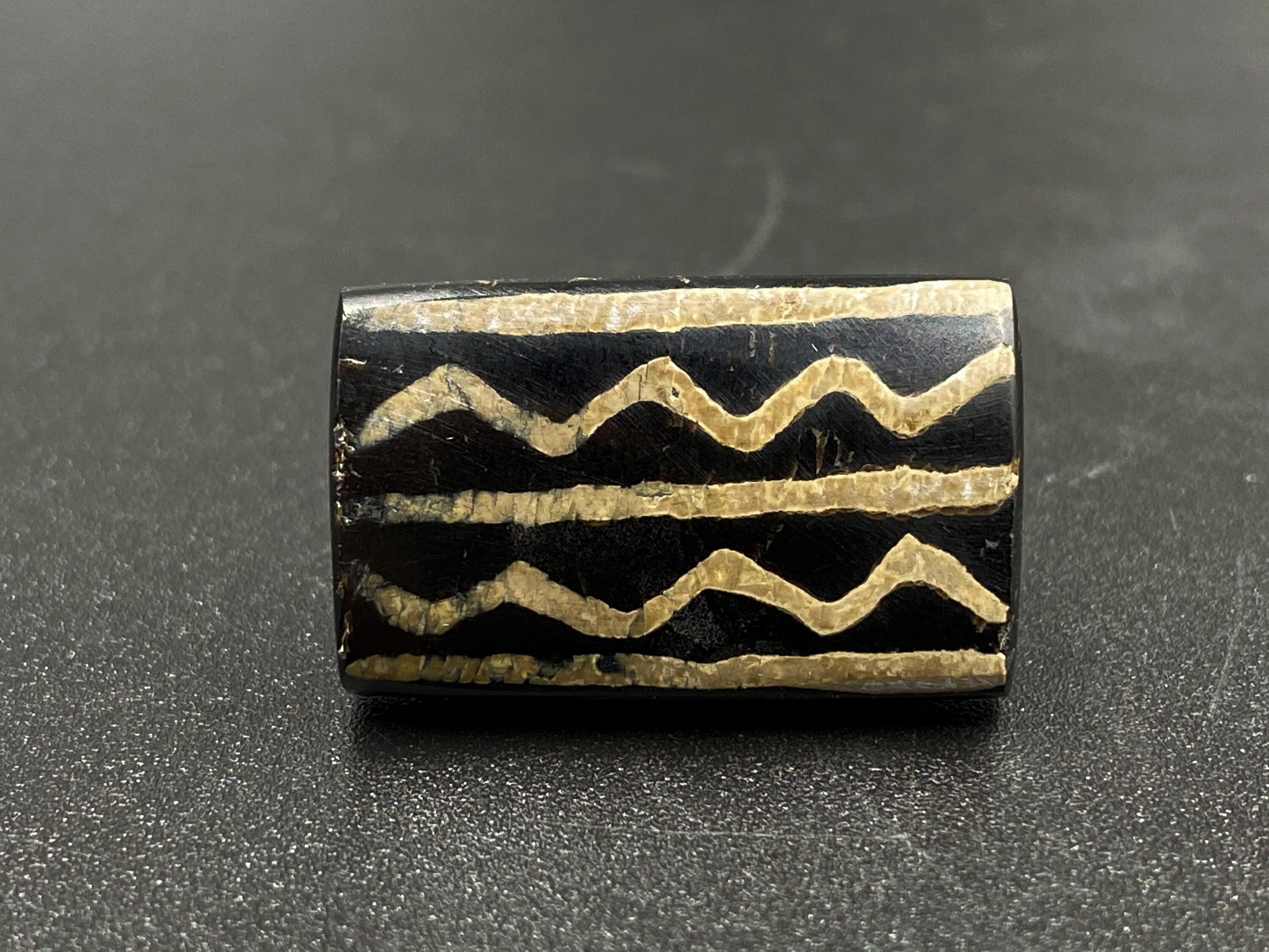 Old Indo Himalayan Phum Dzi Zig Zag Pattern Etched Agate Bead  