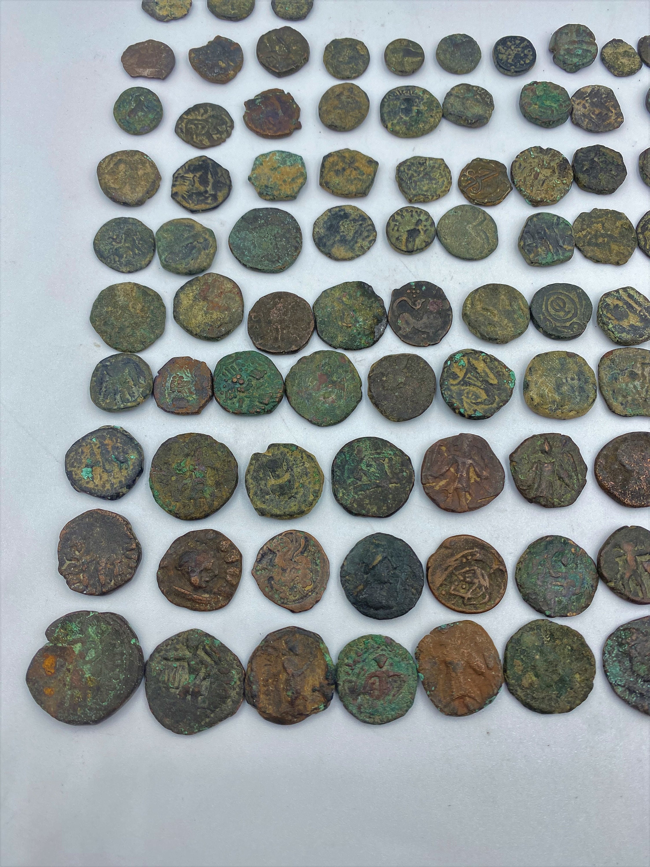 コイン 古い 古代 アンティーク 希少 ブロンズ インド グレコ ギリシャ クシャン コイン ロット トップ レア - Etsy 日本