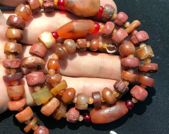 Lot De 2 Grandes Perles Vintage En Agate Rouge De L'Himalaya - Fait Main Au Népal