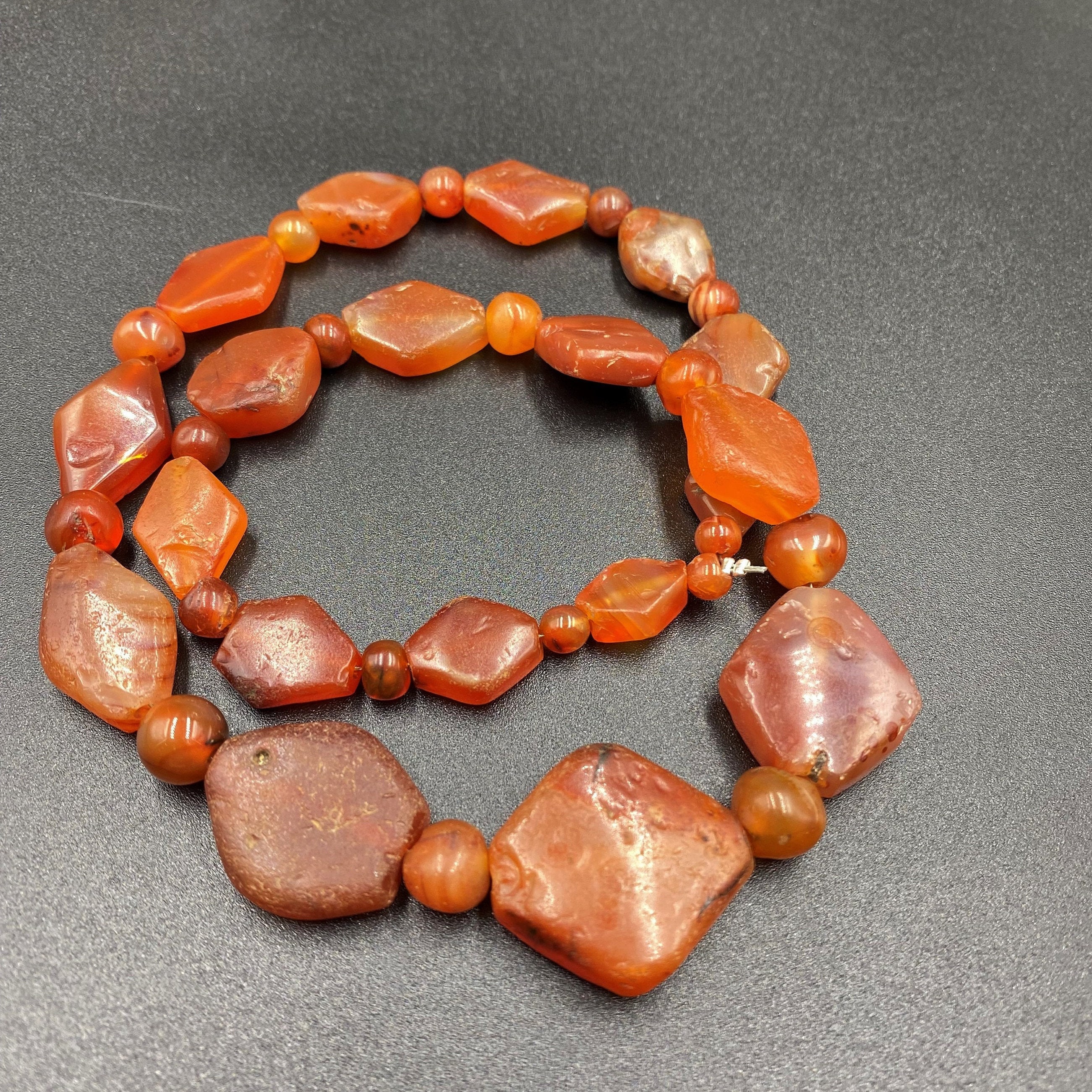 アンティーク 古代ヒマラヤ地域 古いカーネリアン瑪瑙ビーズネックレス 
