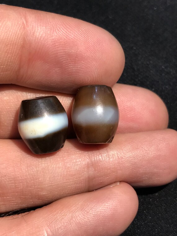 Authentic Ancient Very Rare Tibetan Black & White Chung Dzi Bead