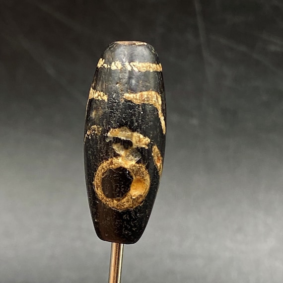 ②Dzi beads 特殊紋様　老天珠　チョンジー Authentic Nepali Indo Tibetan Himalayan 2 Eyes Dzi Zee Tian Zhu