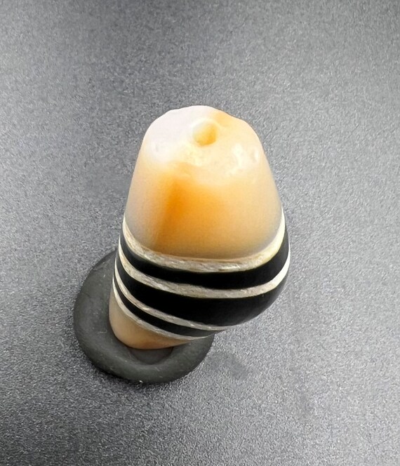 Perle DZI Ou ZEE En Agate Rubanée - Origine Tibet/Himalaya/Népal - Amulette Bouddhiste Occasion