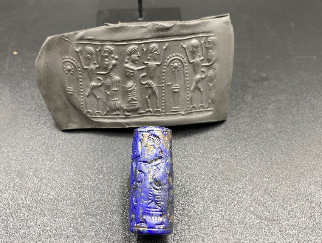 Pierre Lapis-lazuli Ovale Naturelle - Gravée D'un Blason - Dimensions 14x10 Mm - Neuf Sans Emballage