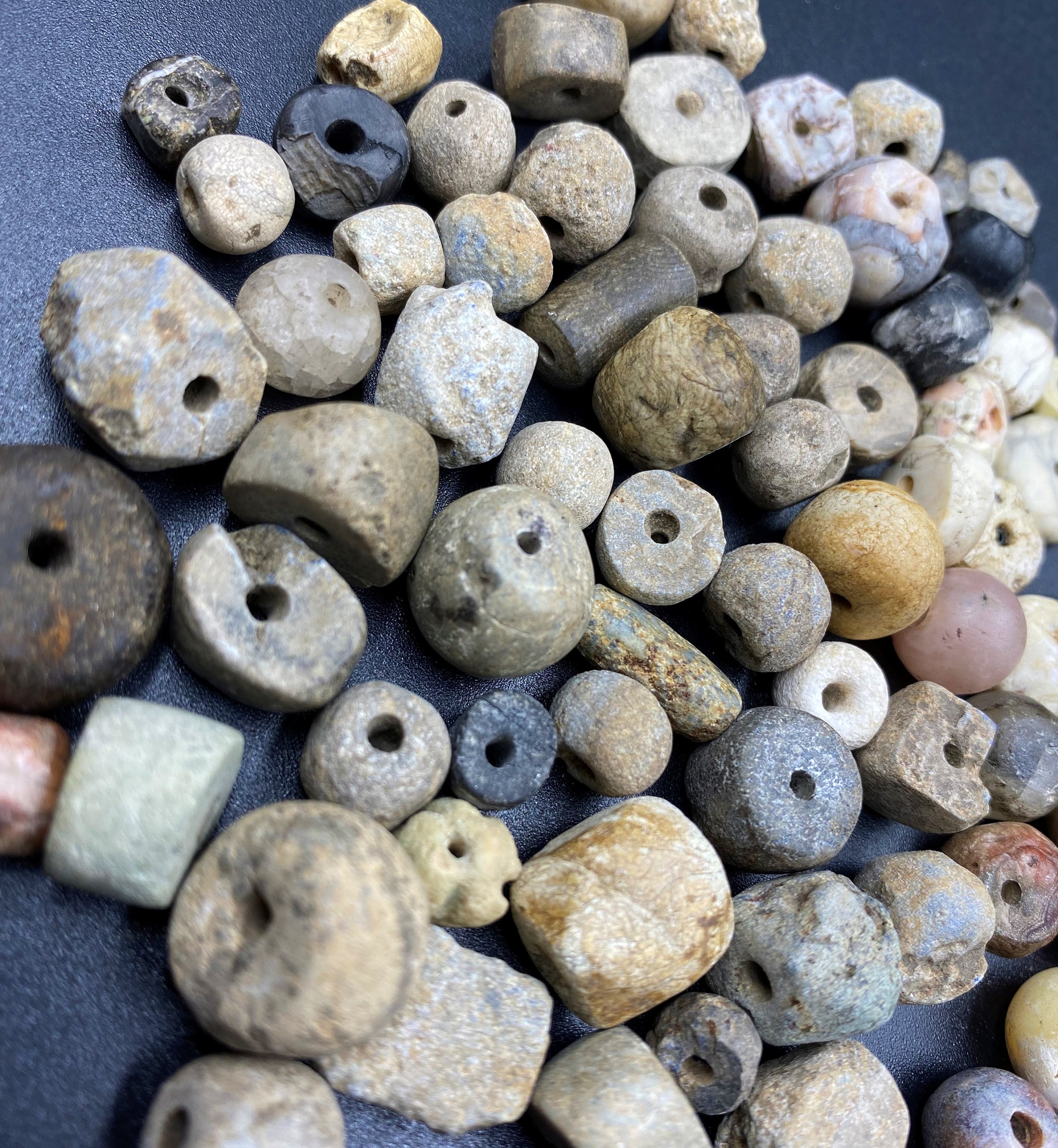 【メーカー直売】の商品をすべて Dzi Nepalese India Tibetan Himalayan Beads Agate Stone Old 置物